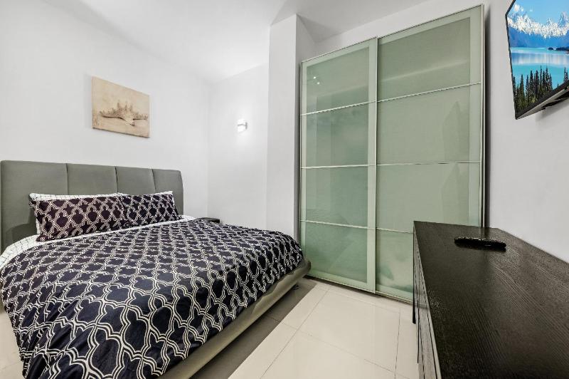 Oceanfront Luxury Penthouse On The Beach 3 Bedroom - image 17