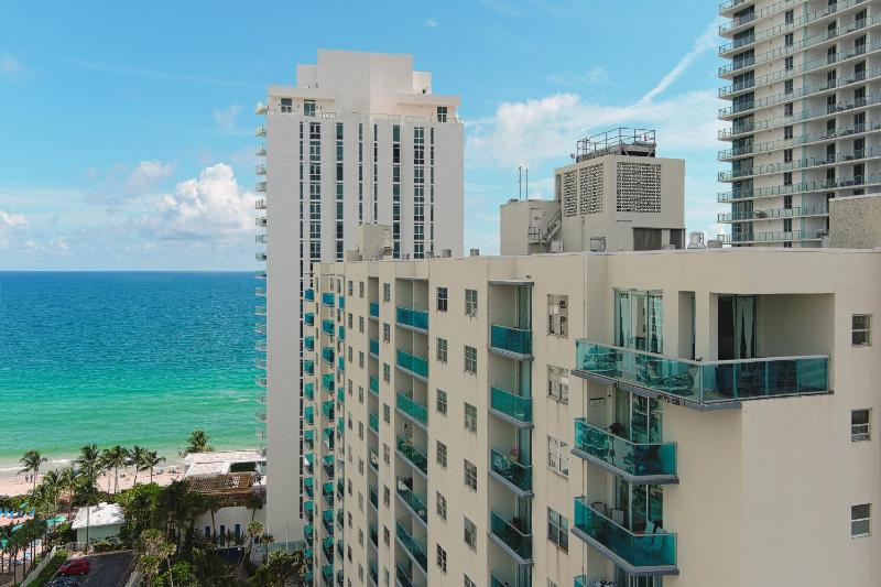 Oceanfront Luxury Penthouse On The Beach 3 Bedroom - image 6