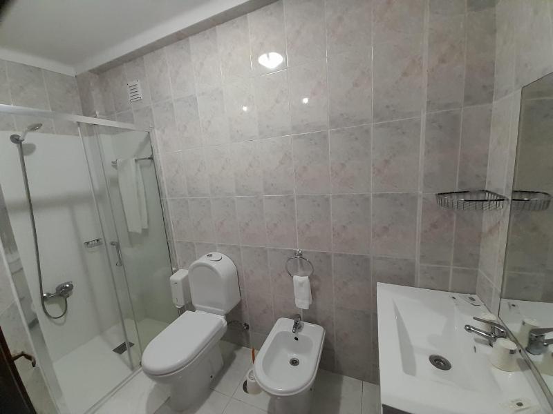 Twin Room with Balcony image 4