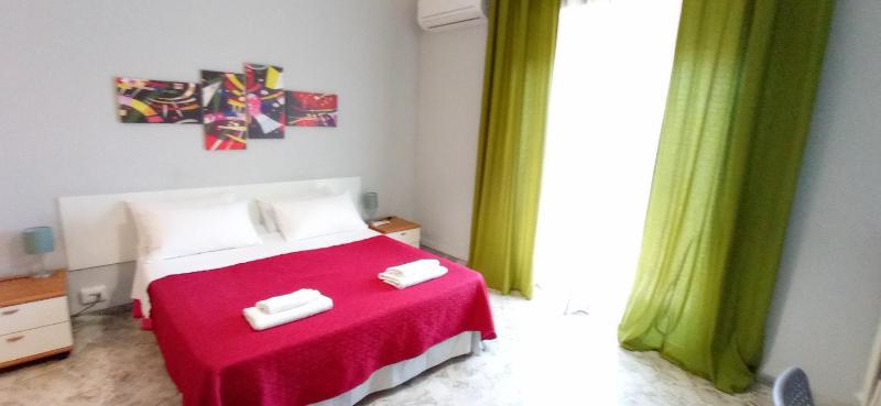 Double Room with Balcony image 4