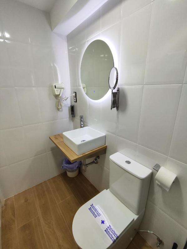 Single Room image 2