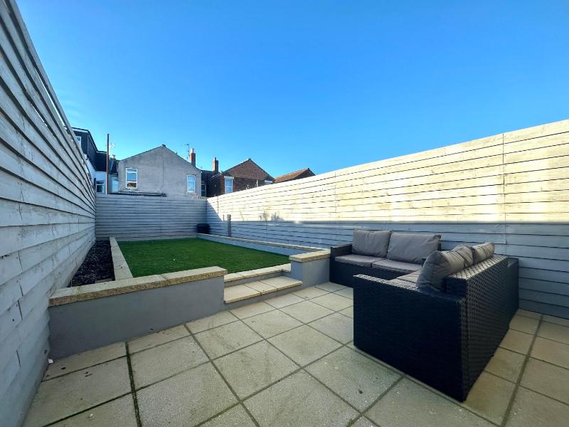 Open Mind Property - 6 Luxury Bedrooms with Free Parking - image 25