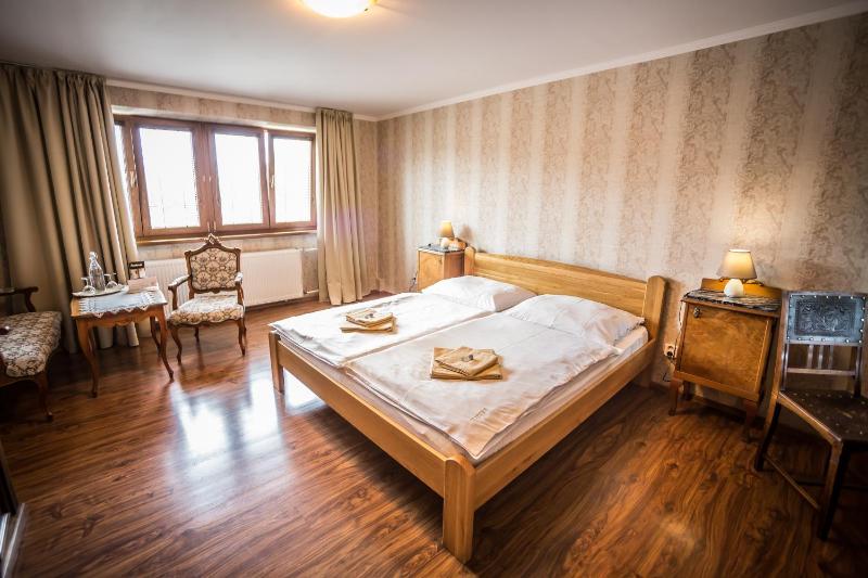 Double or Twin Room image 2