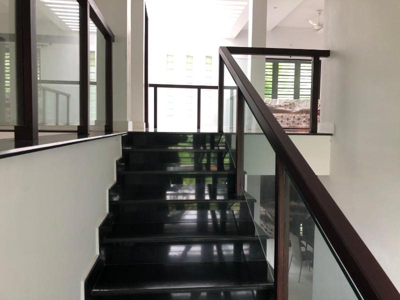 Posh Villa 3 bed 3 bath ac  2 kitchen  Dining living room  family room  in TVM  Kowdiar please contact host refeekhm at yah dot com or refeekhm at gmai el dot com please don't pay without contacting host - image 14