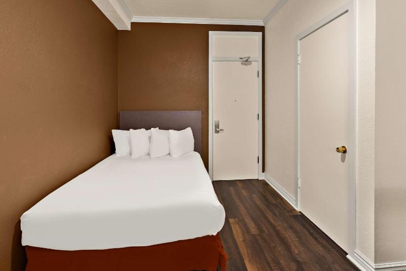 Mithila San Francisco SureStay Collection by Best Western - image 8