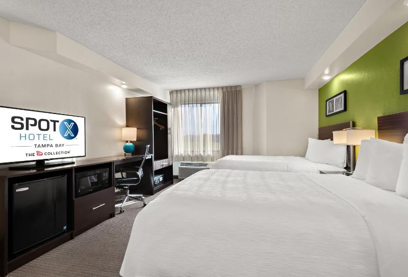 Business Room with Two Queen Beds Non-Smoking image 4