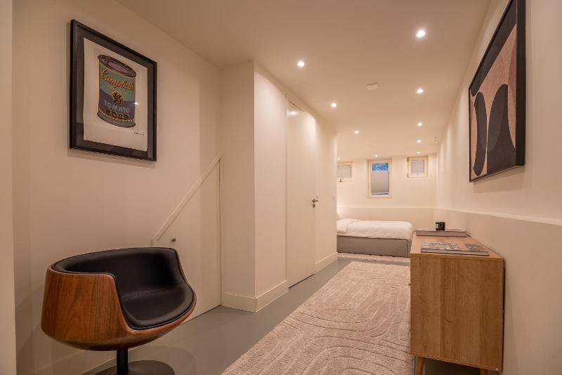 Elegant & unique canal house in famous canal area - image 12