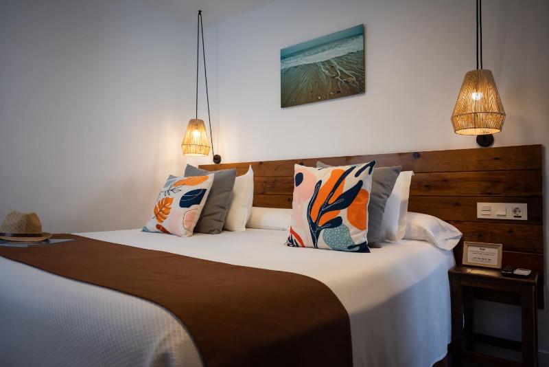 Standard Double or Twin Room image 1