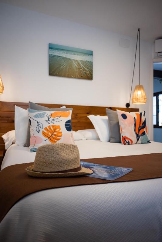 Standard Double or Twin Room image 3