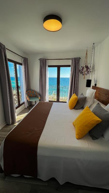 Double or Twin Room with Sea View image 1
