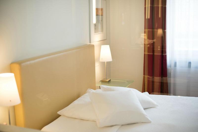 Comfort Single Room image 3
