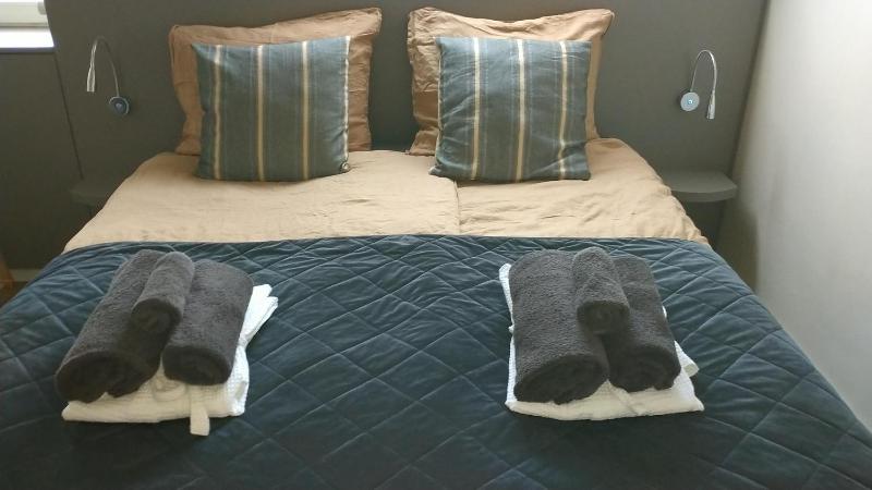 Small Double Room image 4