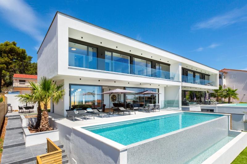 Luxury Villa Dali with sauna whirlpool and heated pool in Medulin only 17 km from the beach - image 45