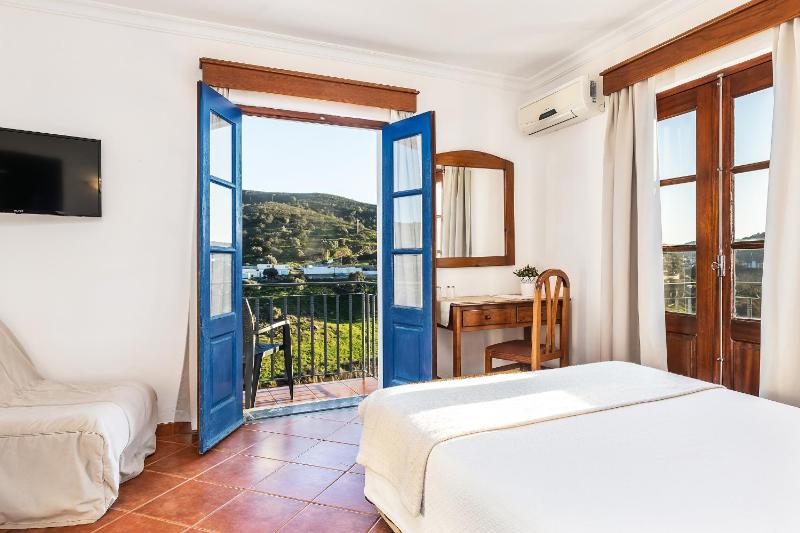 Double or Twin Room with River View image 1