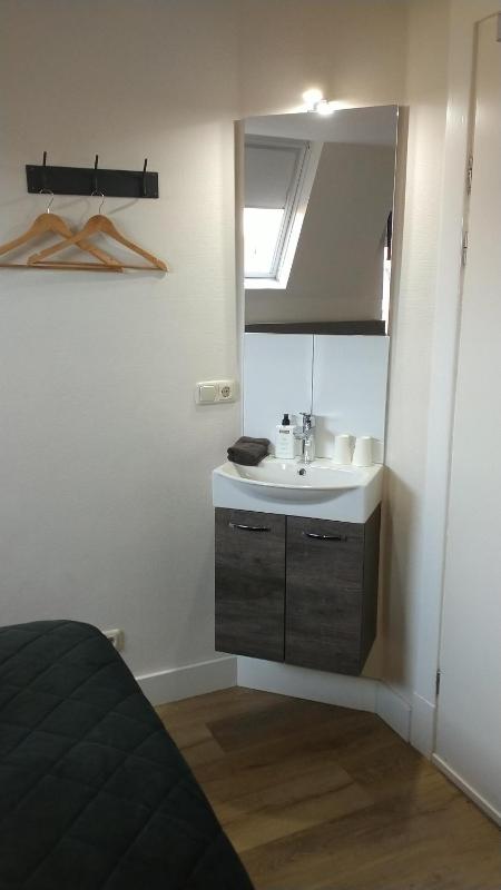 Double Room with Shared Bathroom image 2