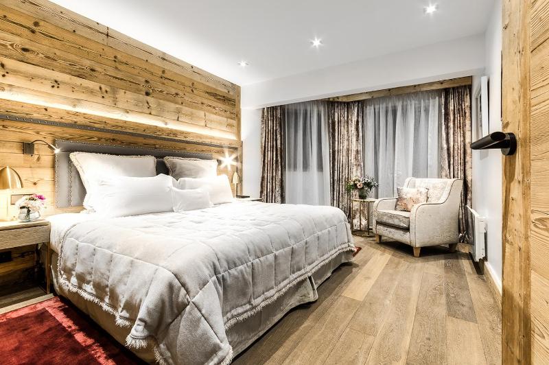 Deluxe Suite image 3