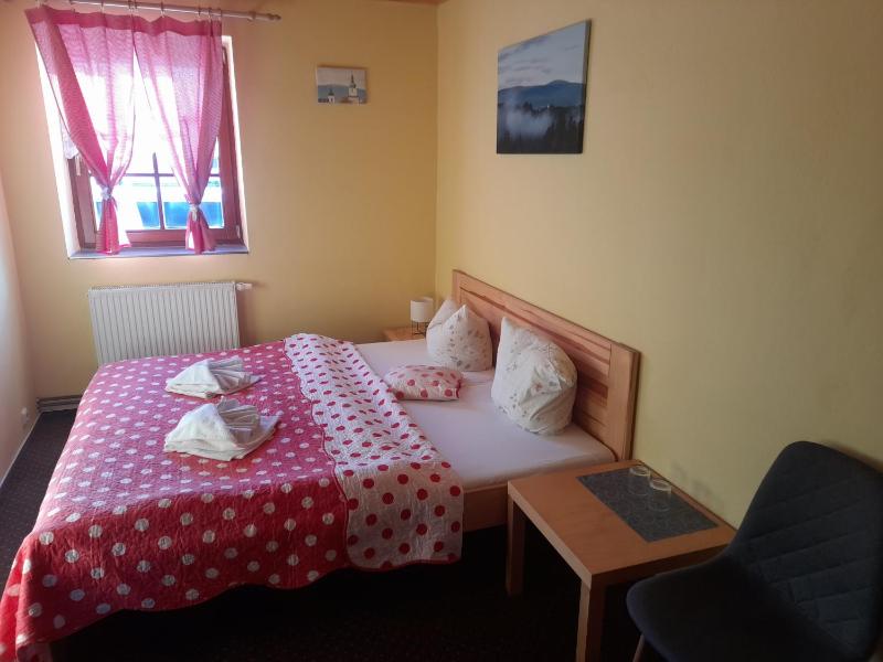 Standard Double or Twin Room image 4