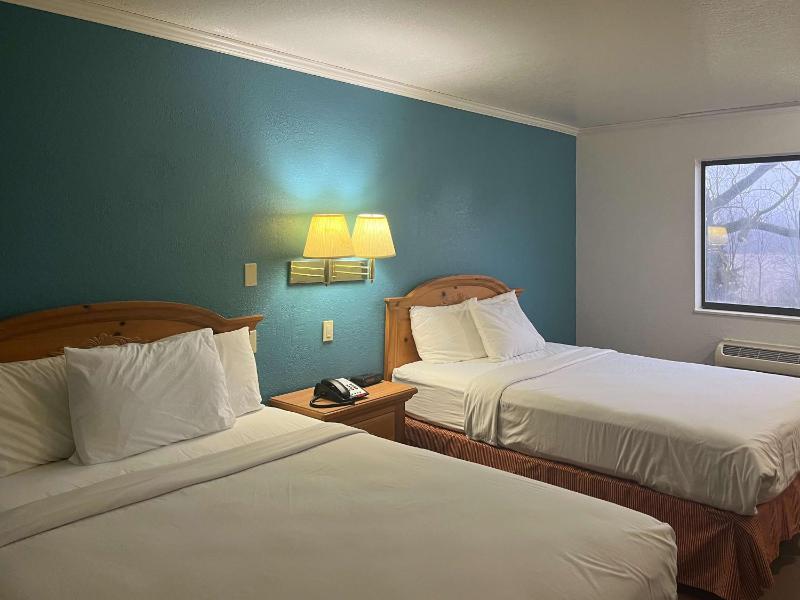 Luxury Triple Room - Non-Smoking image 4