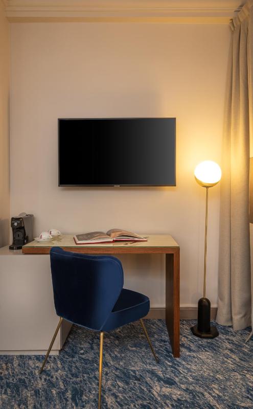 Executive Double Room with Terrace image 2