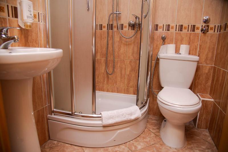 Double Room with Private Bathroom image 4