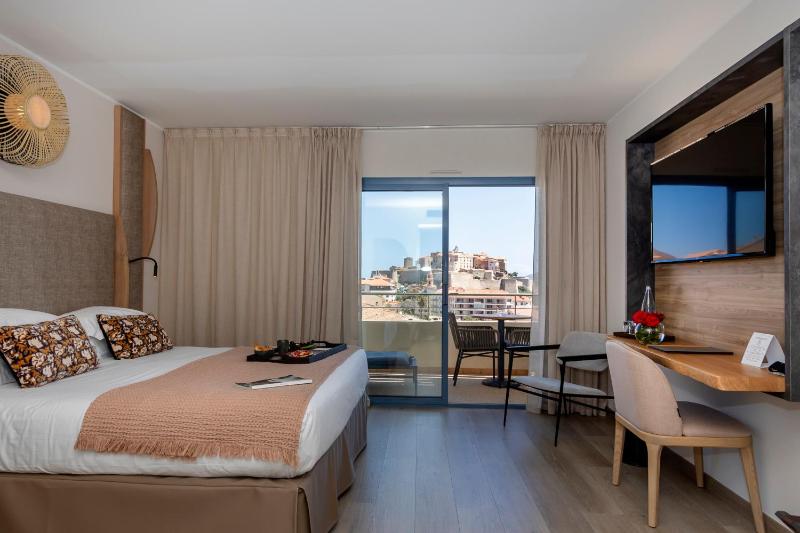 Superior Double Room image 4