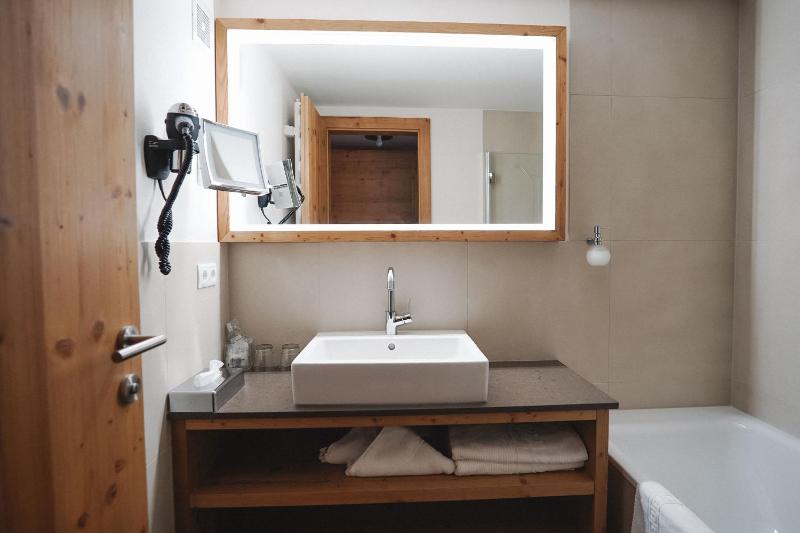 Double Room image 3