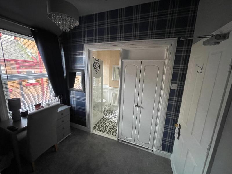 Single Room image 4