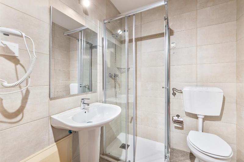 Double or Twin Room with River View image 3