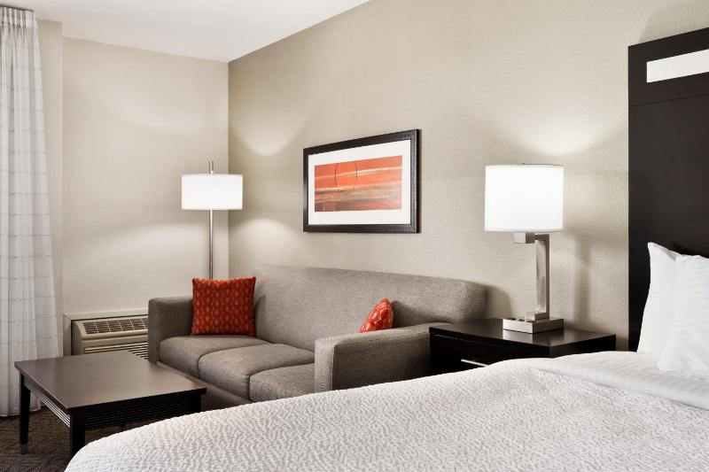 King Studio with Sofa Bed image 3