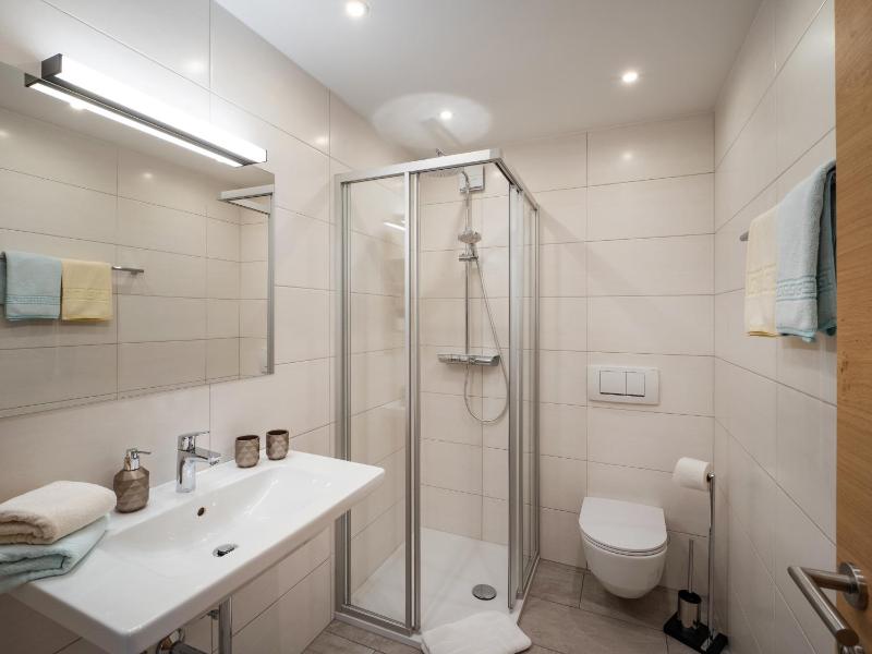 Comfort Double or Twin Room with Balcony image 4