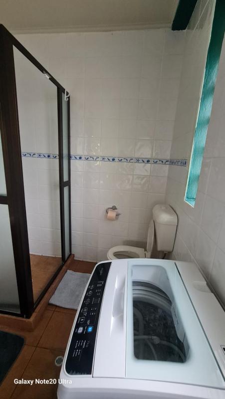 Cosy 2 bedroom unit with poolWifi - image 12