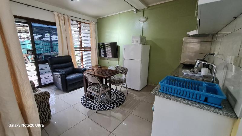 Cosy 2 bedroom unit with poolWifi - image 6