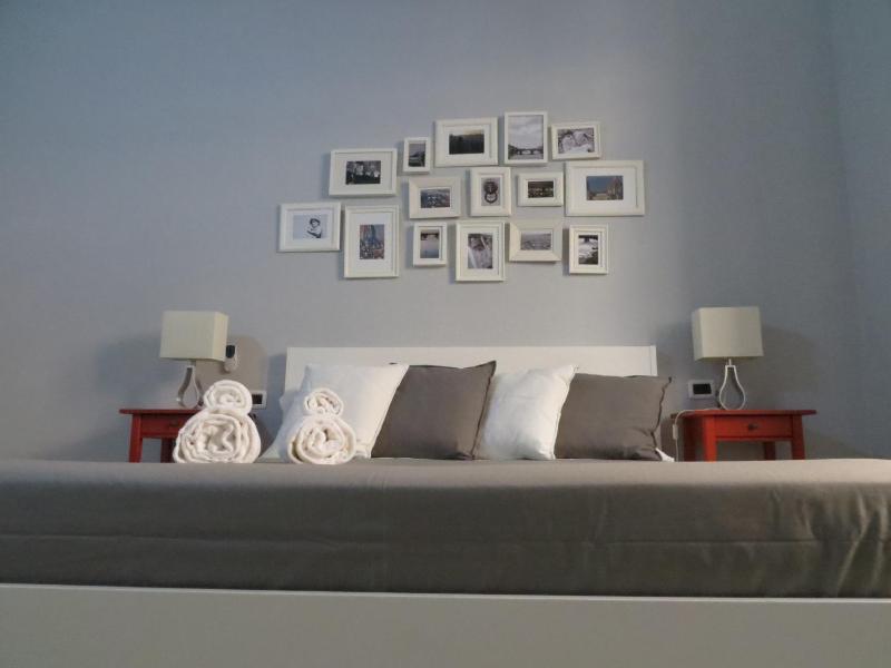 Standard Triple Room with Shared Bathroom image 4