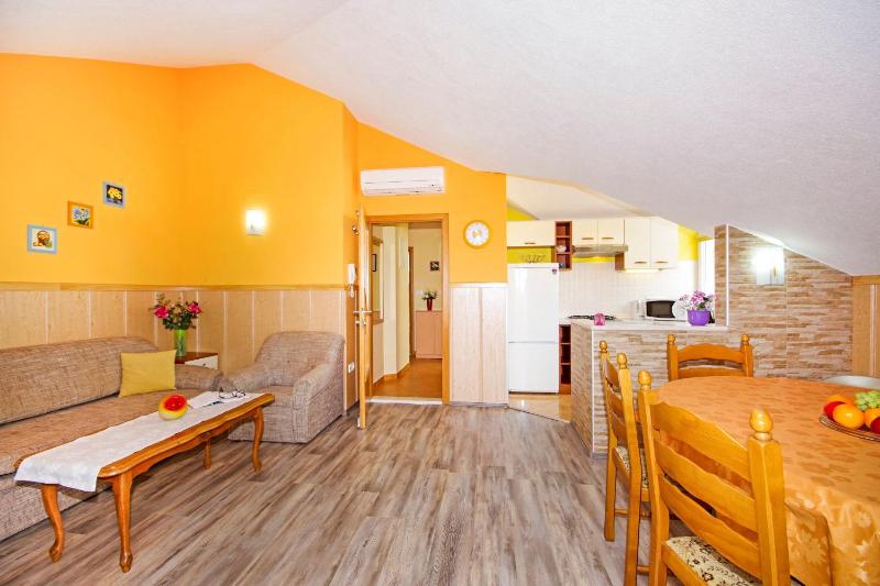 Apartments Vesna - image 13