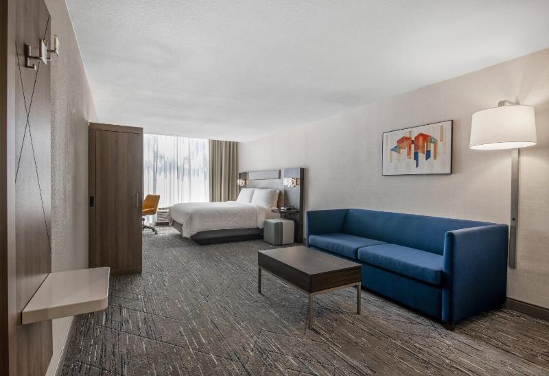 King Suite with Sofa Bed image 2