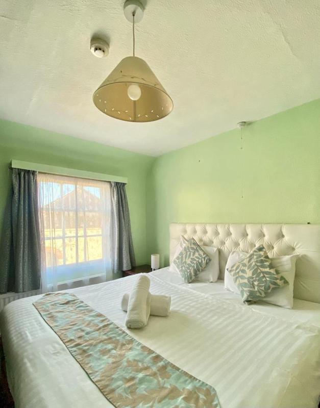 Deluxe Double Room image 3