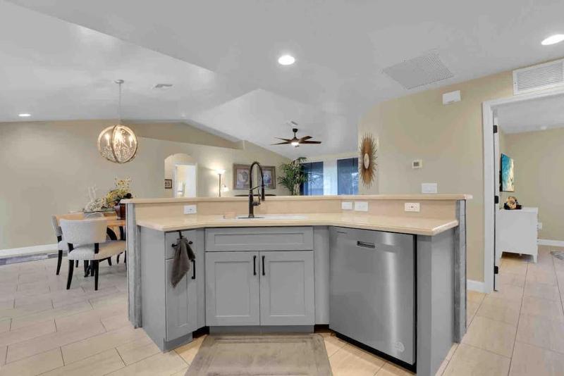 Cape Coral Beauty.Booking - image 7