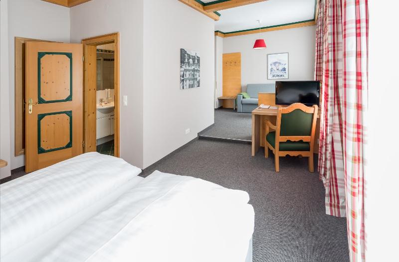 Superior Double Room image 2