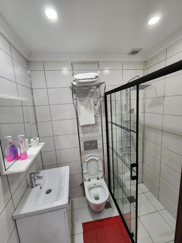 Single Room image 3
