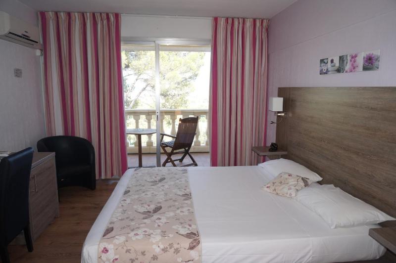 Standard Single Room image 4