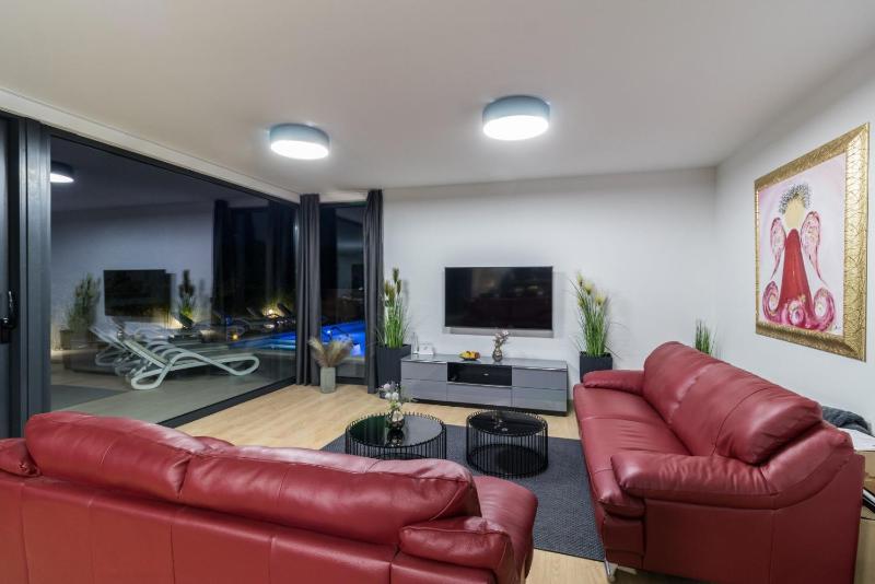 Villa Miaa newly built modern villa in Medulin for 9 people with heated swimming pool & jacuzzi - image 42