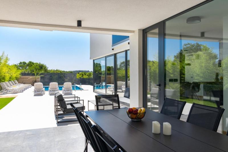 Villa Miaa newly built modern villa in Medulin for 9 people with heated swimming pool & jacuzzi - image 19