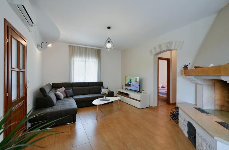 Villa Natali with private pool and kids playground near Fažana - image 6