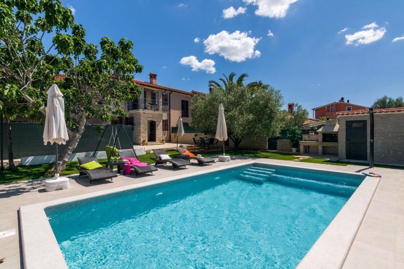 Villa Pietra for 6 people near Fažana with sea view - children playground & pet friendly - image 15