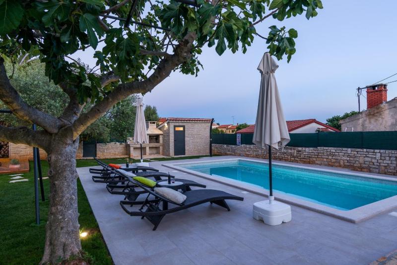 Villa Pietra for 6 people near Fažana with sea view - children playground & pet friendly - image 32