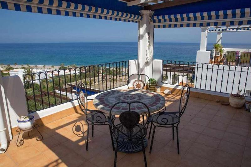 Hermoso apartamento con vistas al mar Mediterráne Images