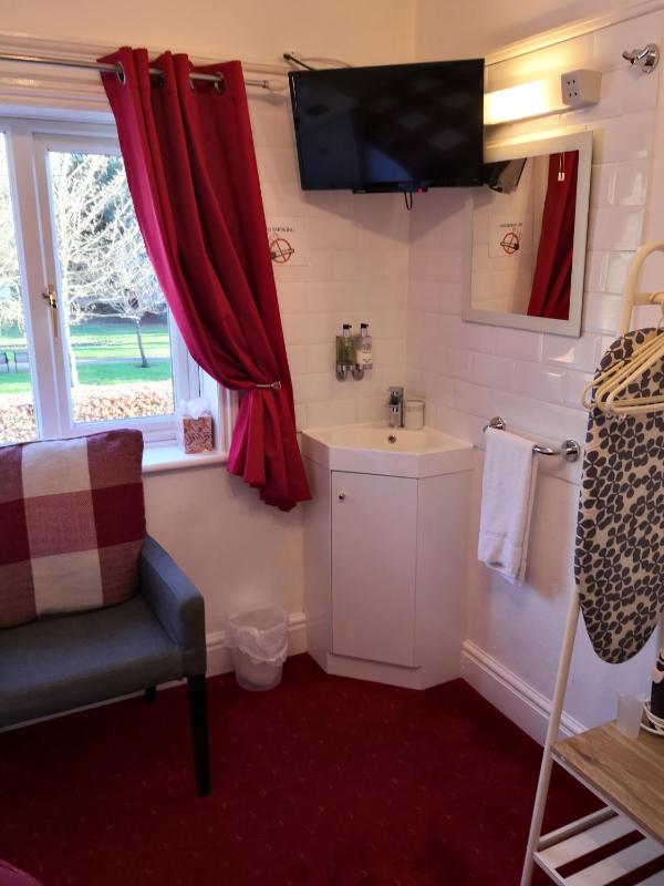 Single Room with Private External Bathroom image 4
