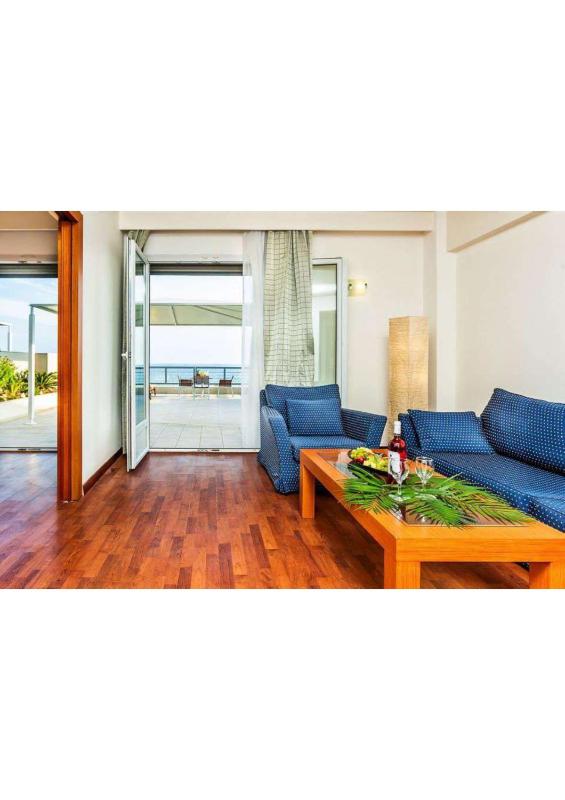 Deluxe Suite with Sea View image 1