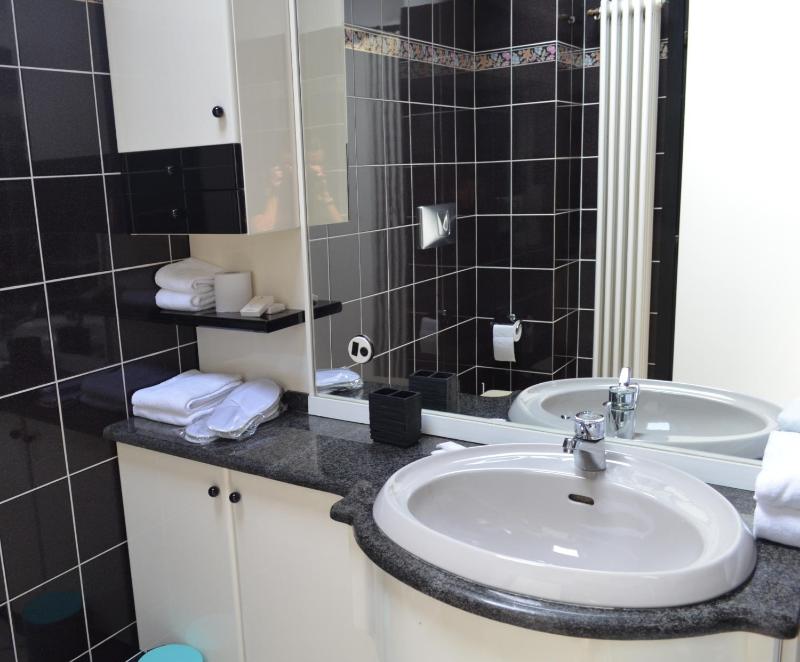 Quadruple Room - Attic image 4