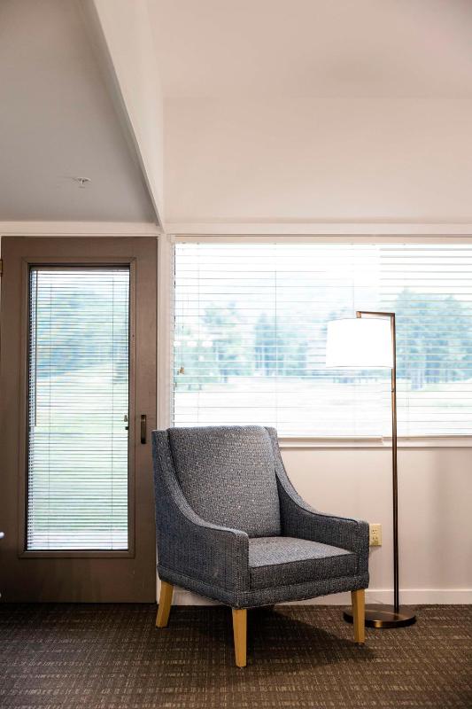 King Room with Balcony or Patio - Golf View image 1